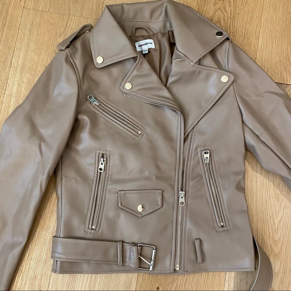 Superdown Giovanna Moto Jacket in Tan Faux Leather with Pockets Zips and Belt - Picture 8 of 11